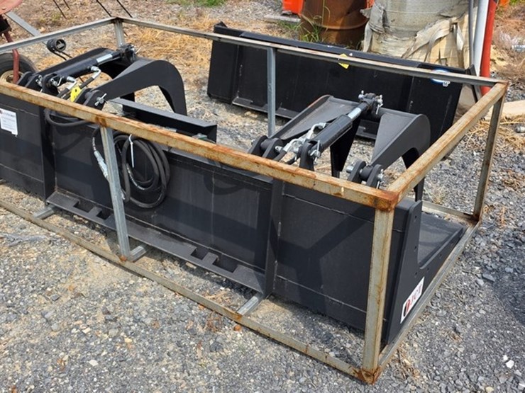 new-jct-7'-double-skidloader-grapple-bucket-image-2