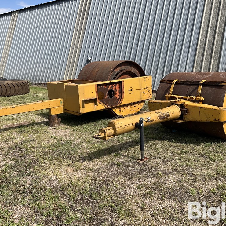 Pull-Type Smooth Drum Roller Packers