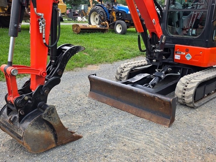 2021-kubota-kx033-4-image-6