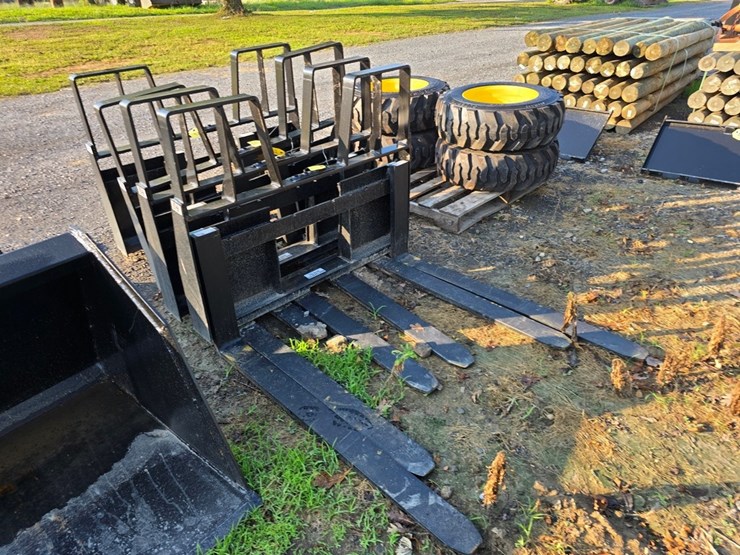 new-kivel-4200-lb.-skidloader-forks-image-4