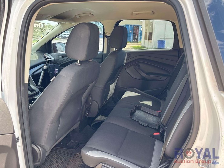 2015-ford-escape-image-19