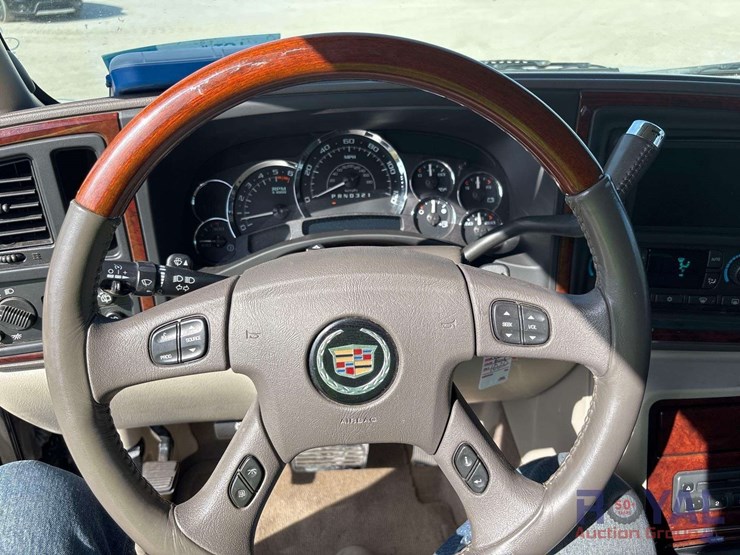 2006-cadillac-escalade-image-9