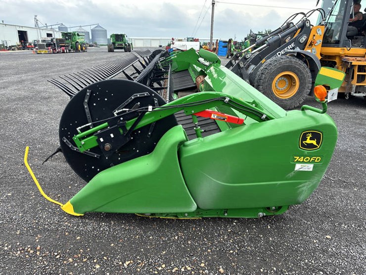 2019-john-deere-740fd-image-34
