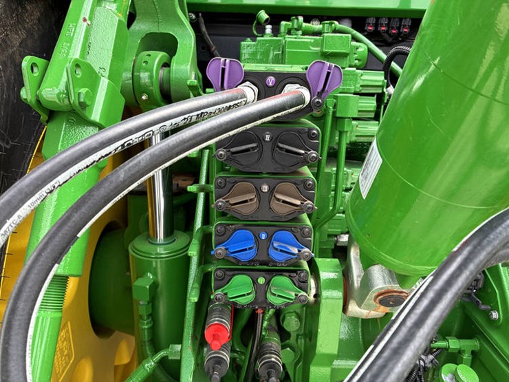 2023-john-deere-8r-340-image-24