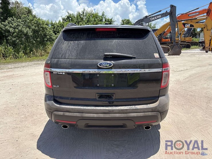 2014-ford-explorer-xlt-image-18