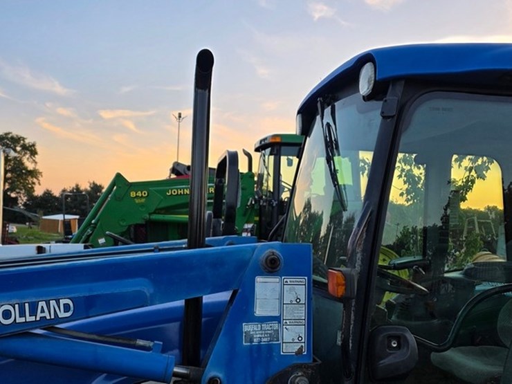 new-holland-tn70d-image-31