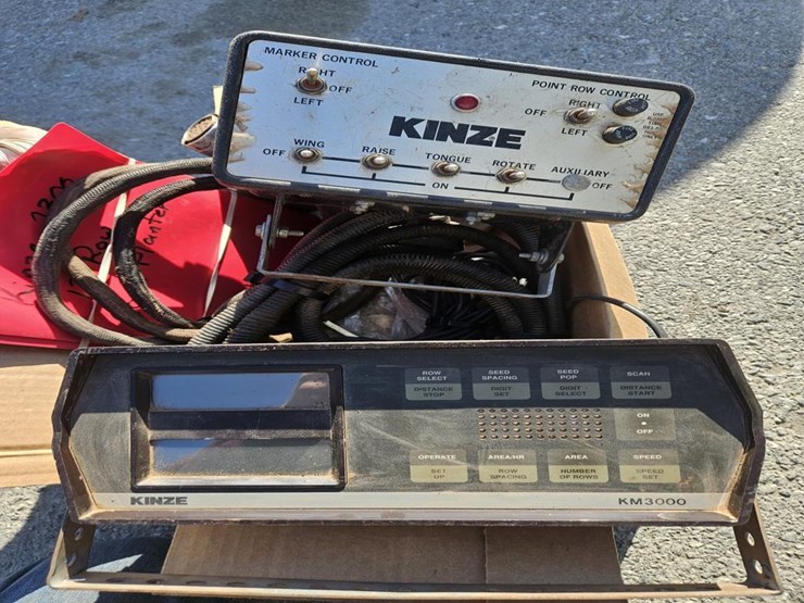 kinze-2300-image-9