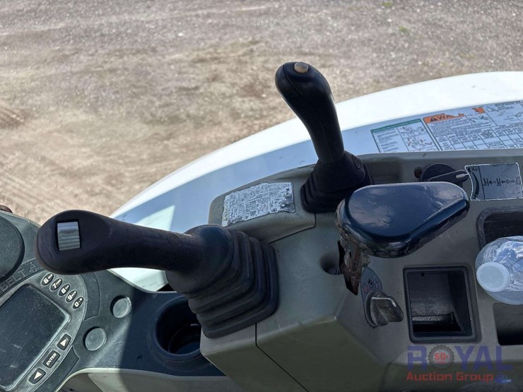 2017-bobcat-e32i-image-16