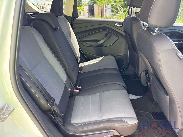 2016-ford-escape-se-image-24