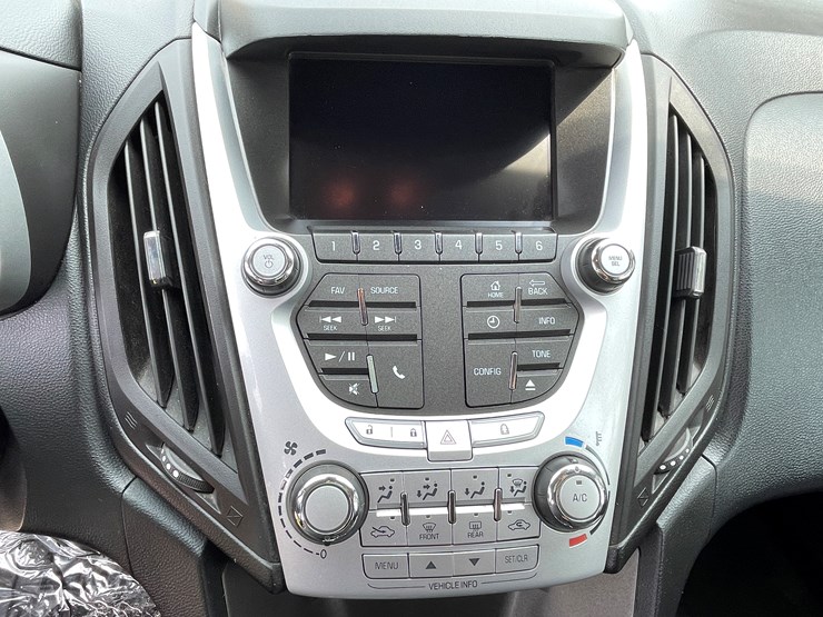 2013-chevrolet-equinox-lt-image-60