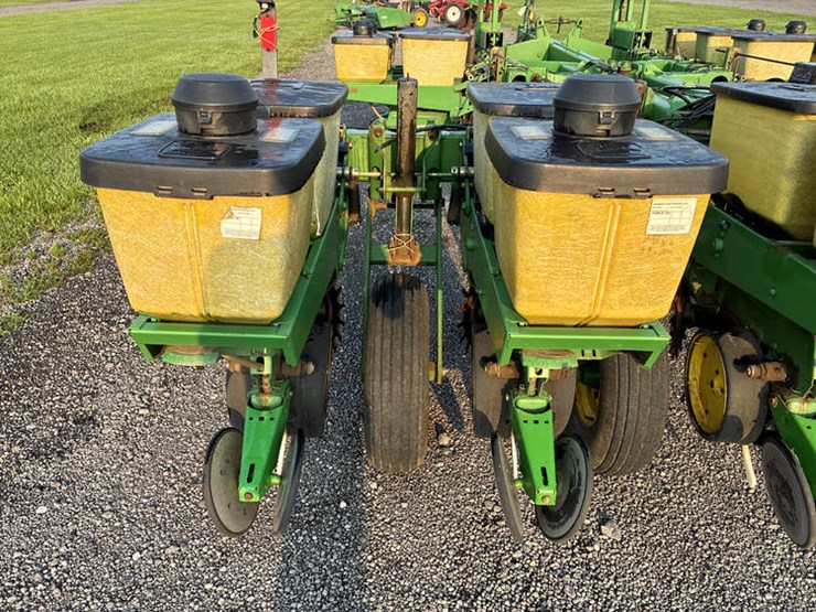 john-deere-7000-image-40