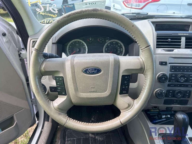 2012-ford-escape-image-13
