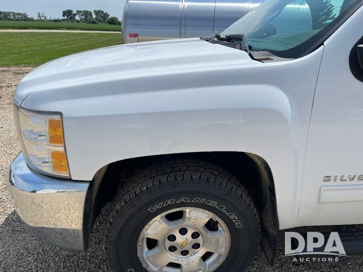 2012-chevrolet-silverado-image-18