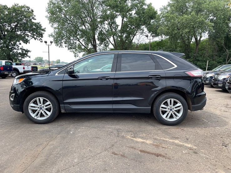 2016-ford-edge-sel-image-2