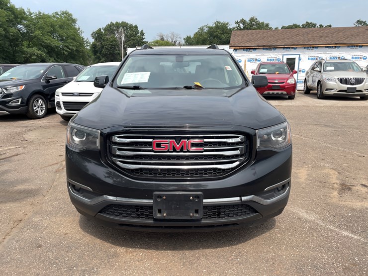 2017-gmc-acadia-image-8
