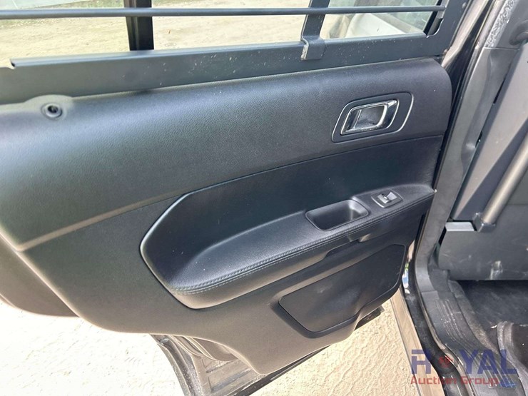 2016-ford-explorer-image-20