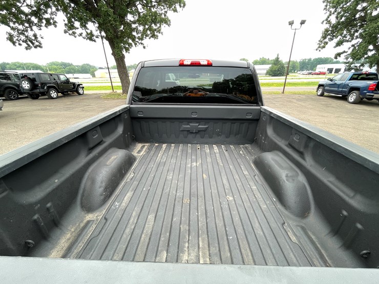2016-chevrolet-silverado-image-44