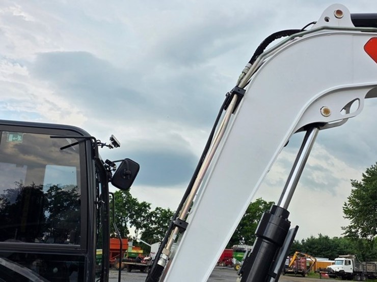 2022-bobcat-e88-image-33