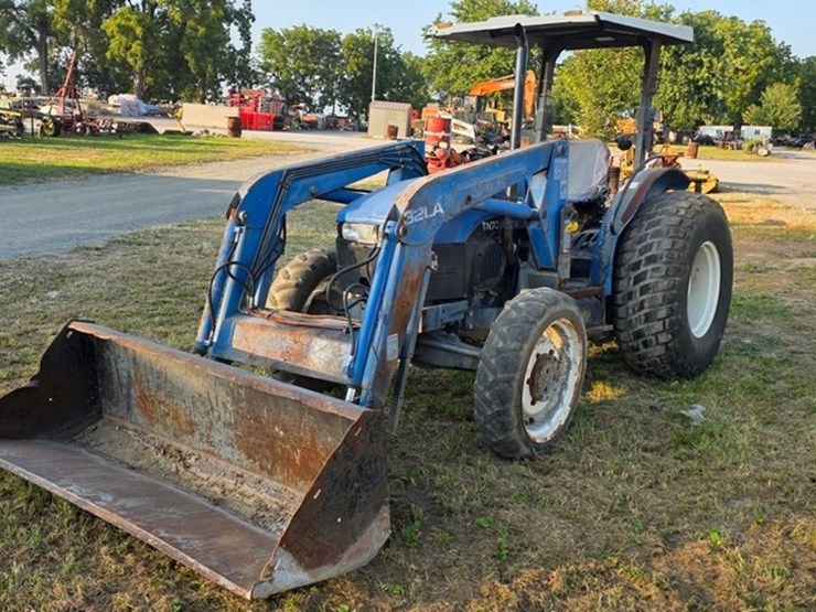 new-holland-tn70-image-2