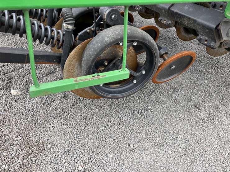 john-deere-1590-image-15