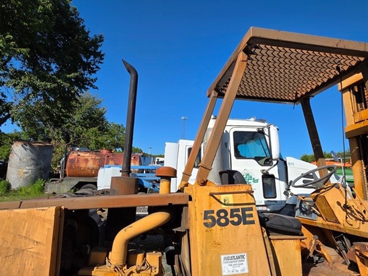 case-585e-image-13