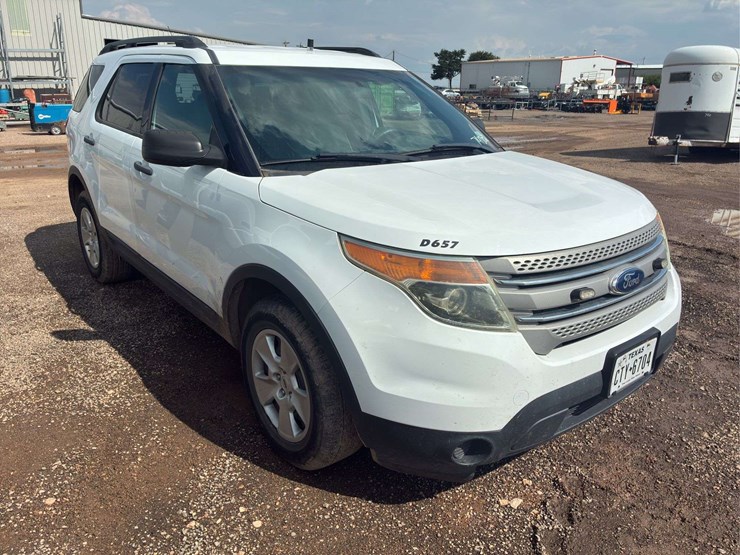 2014-ford-explorer-image-2