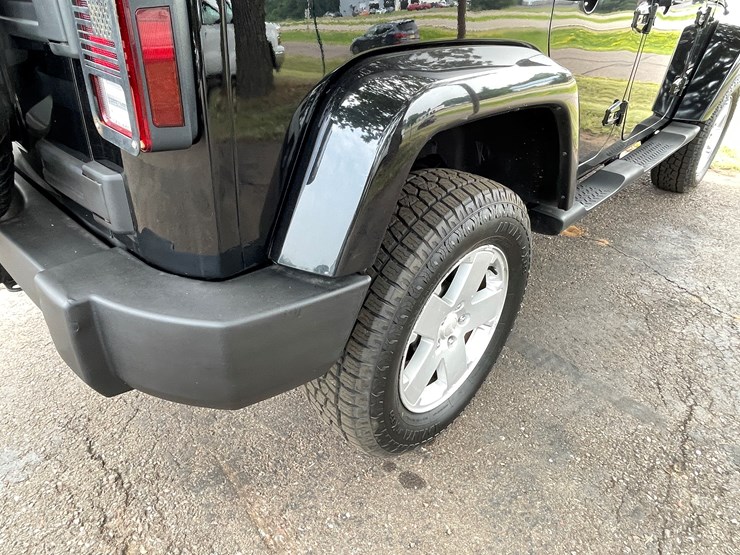 2007-jeep-wrangler-unlimited-sahara-image-34