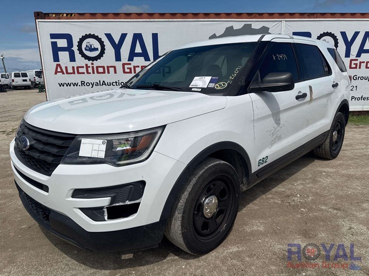 2016-ford-explorer-image-1