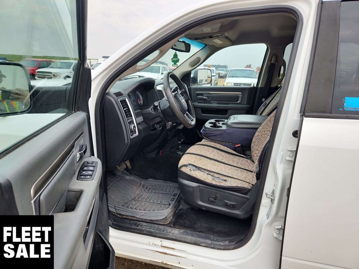 2015-ram-3500-slt-image-10