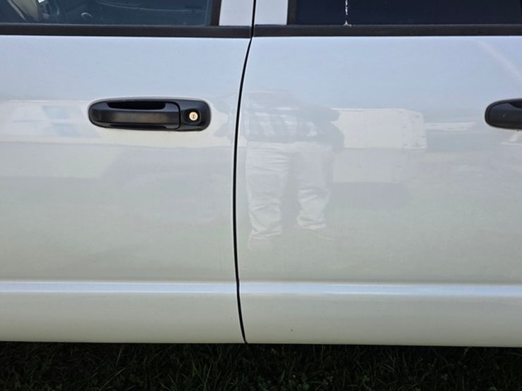 2006-dodge-ram-3500-image-11