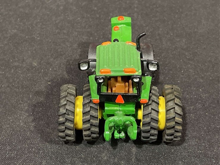 john-deere-64-image-5