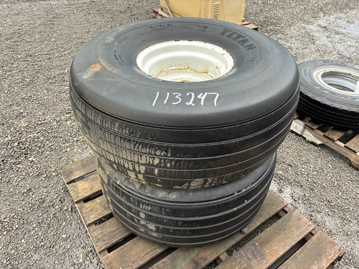 #113247-•-19l16.1-sl-tires-on-rims-image-11