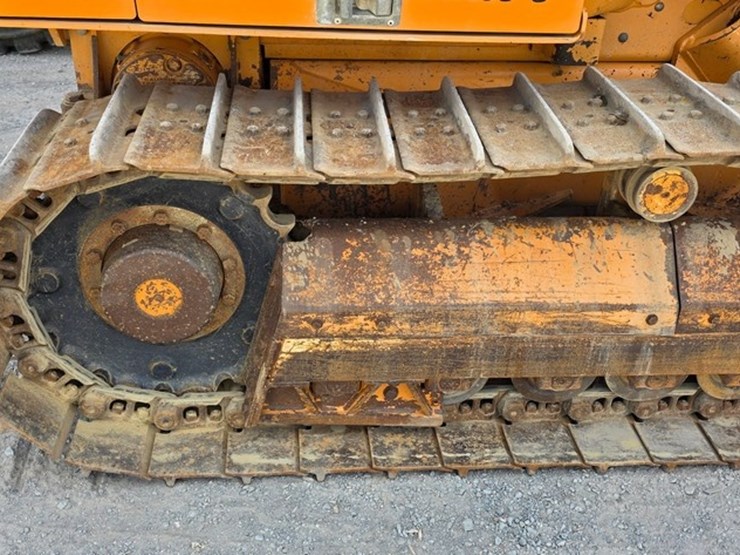 2012-case-850l-xlt-image-30
