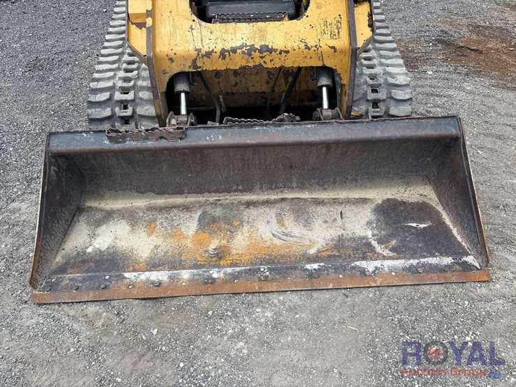 2015-caterpillar-299d2-xhp-image-9