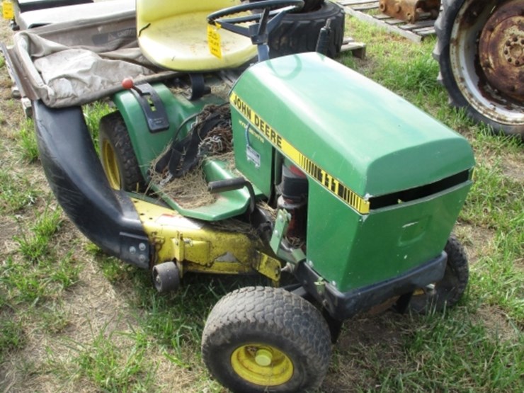 john-deere-110-image-1