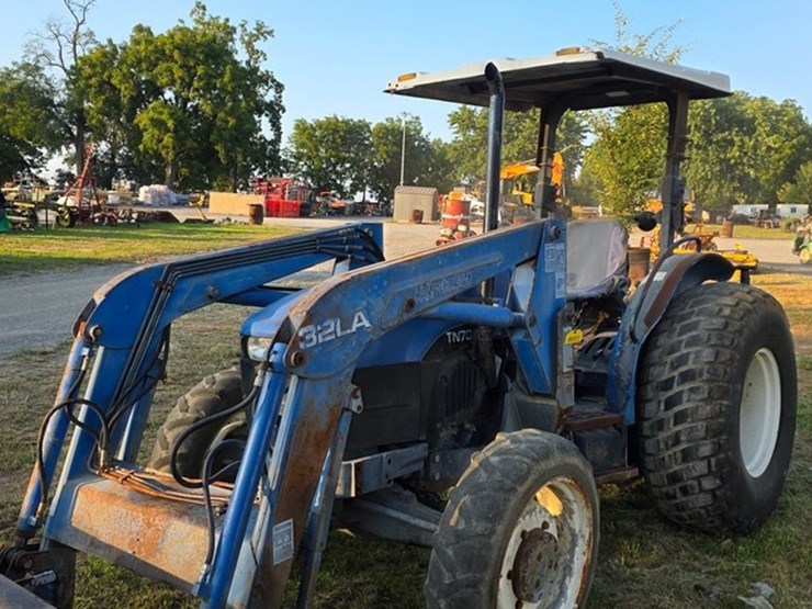 new-holland-tn70-image-32