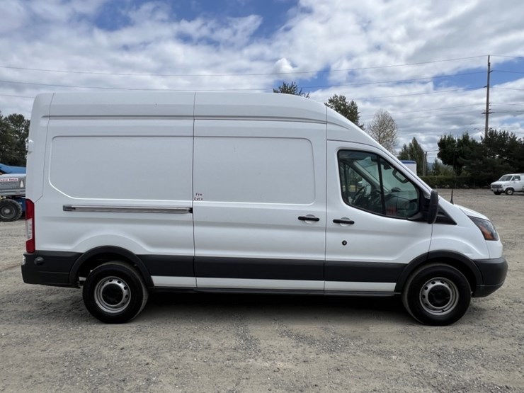 2015-ford-transit-image-3