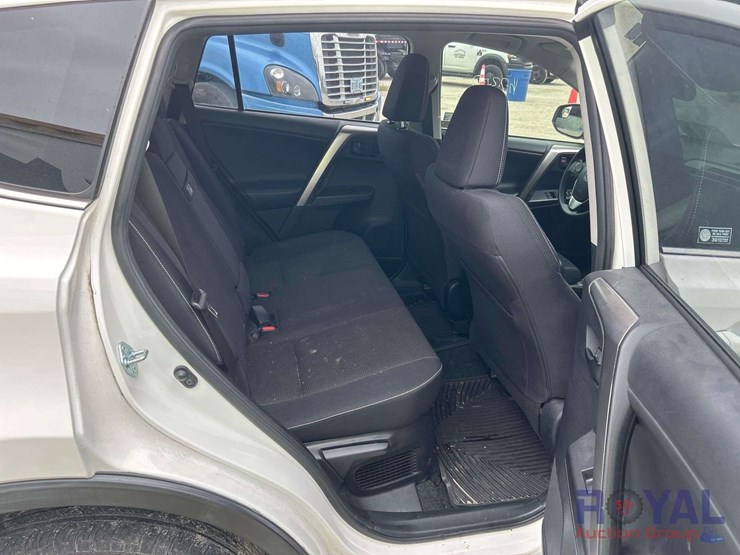2018-toyota-rav4-image-26