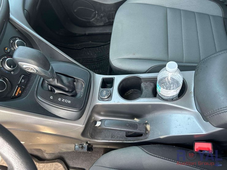 2015-ford-escape-image-17