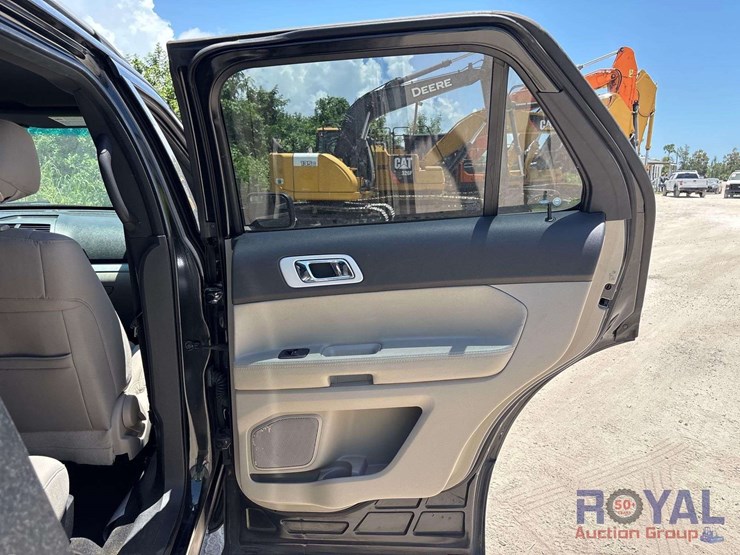 2014-ford-explorer-xlt-image-19