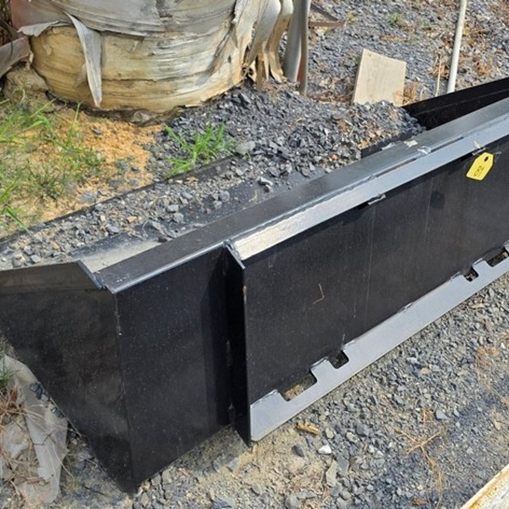 New Swict 66" Skidloader Bucket