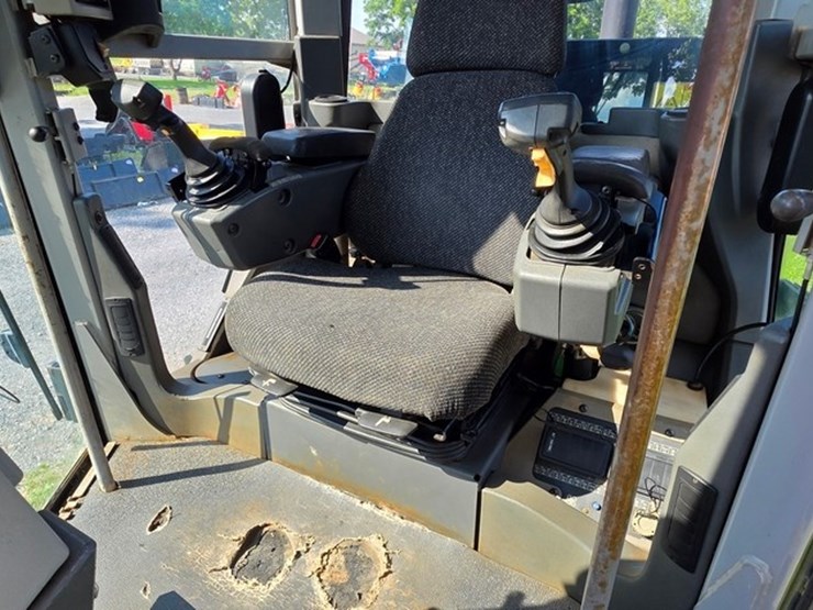 2009-caterpillar-140m-vhp-image-68