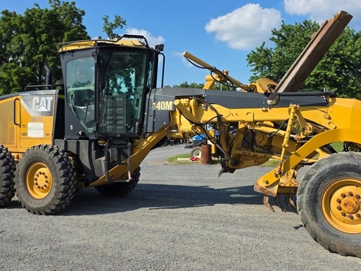 2009-caterpillar-140m-vhp-image-90