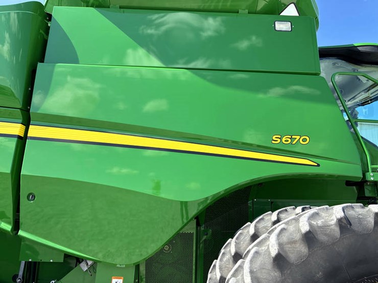 2013-john-deere-s670-image-21