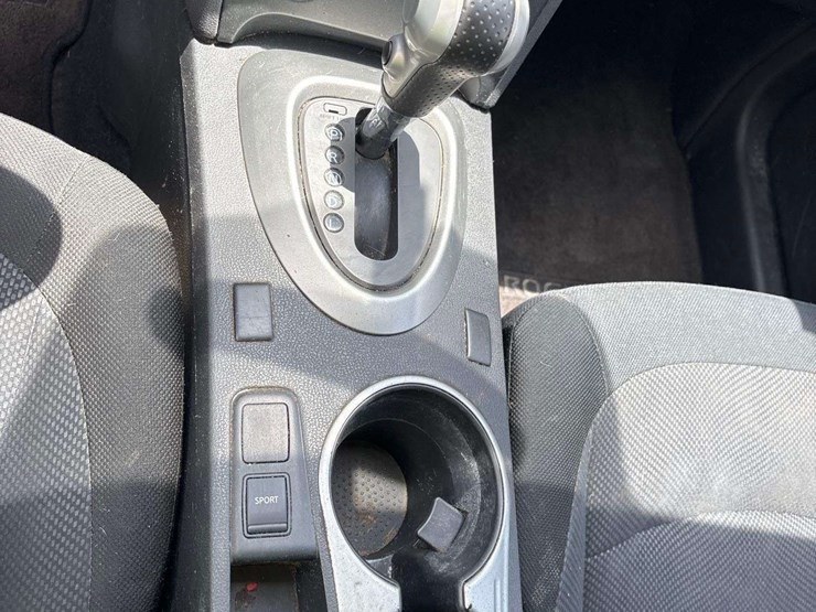 2013-nissan-rogue-image-15