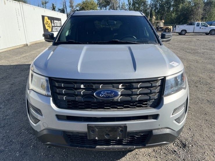 2018-ford-explorer-image-8