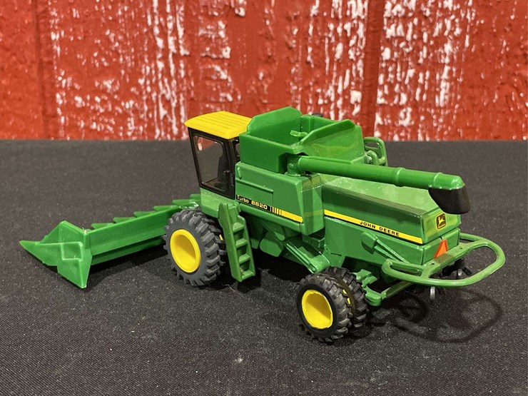 john-deere-8820-image-3