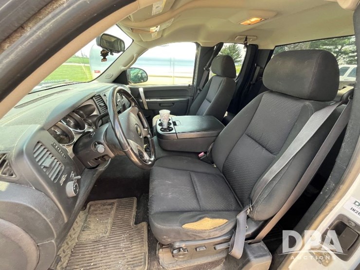 2012-chevrolet-silverado-image-46