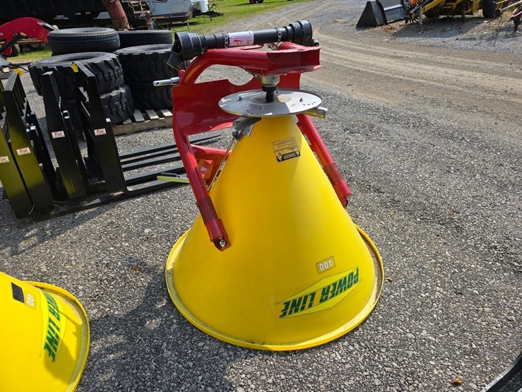 new-power-line-400-plastic-3pt.-spin-spreader-image-2