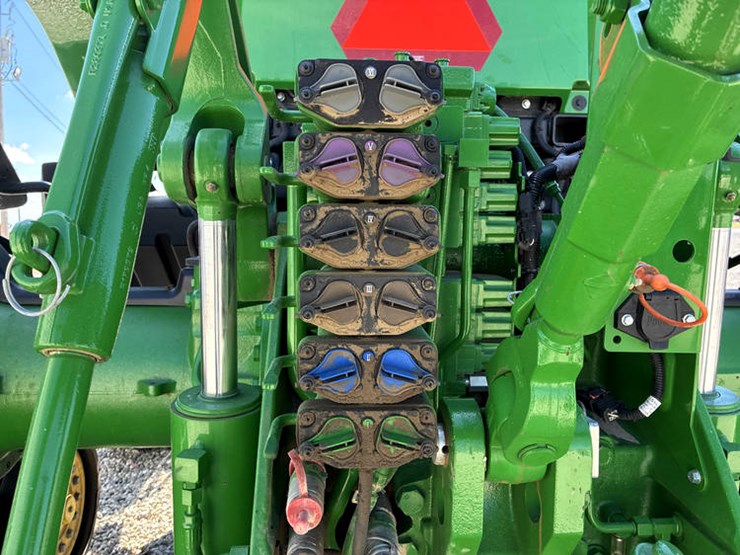 2020-john-deere-8rx-410-image-27